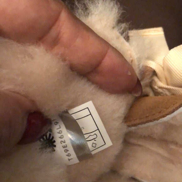 Authentic uggs size 7 - Picture 4 of 6